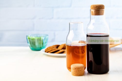 Boroszilikát üveg vizeskancsó parafa tetővel, 600 ml