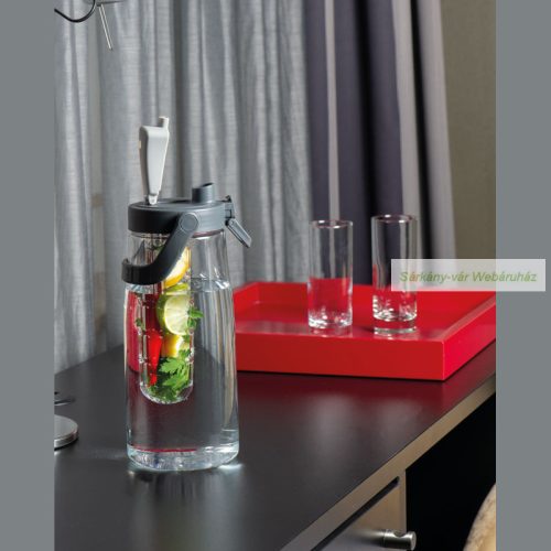 Műanyag kancsó, 2.5 L