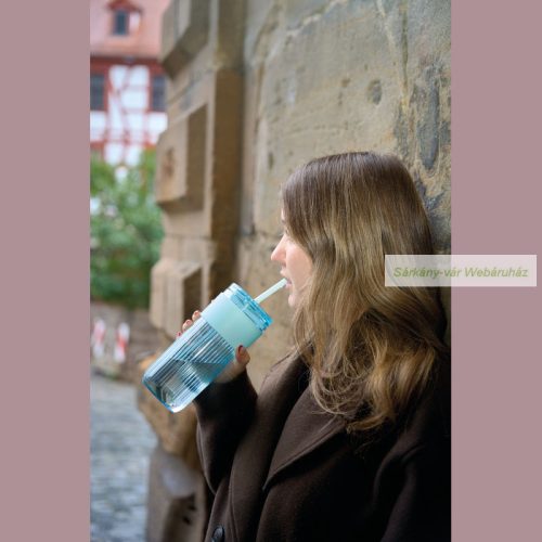 Műanyag pohár szívószállal, 660 ml
