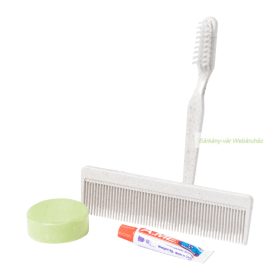 Essential Kit 4 db-os úti ápoló, kozmetikai szett
