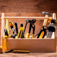 Szerszámok, világítás, órák, egyéb